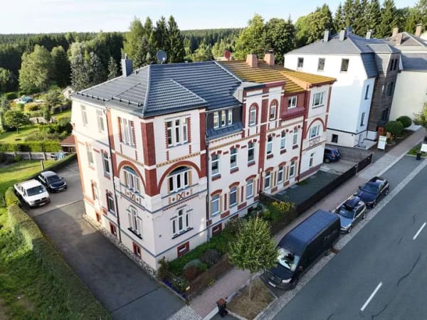 Immobilie in Schöneck/Vogtl. - Moderne 3 Zimmerwohnung mit Einbauküche & Familienkomfort in Schöneck - Bild 0