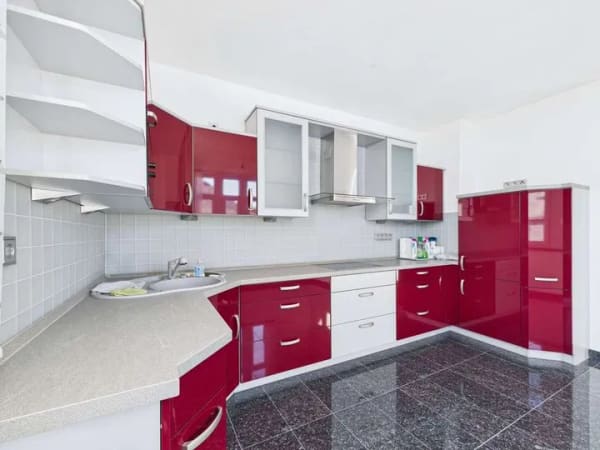 Immobilie in Schöneck/Vogtl. - Moderne 3 Zimmerwohnung mit Einbauküche & Familienkomfort in Schöneck - Bild 4