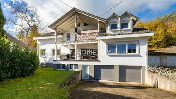 Immobilie in Uhldingen-Mühlhofen - Großzügiges Wohnambiente: Lichtdurchflutete fünf Zimmer mit Garten auf rund 150 m² - Bild 0