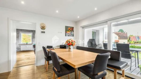 Immobilie in Uhldingen-Mühlhofen - Großzügiges Wohnambiente: Lichtdurchflutete fünf Zimmer mit Garten auf rund 150 m² - Bild 2
