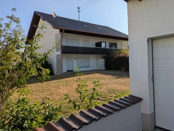 Immobilie in Boos - Viel Platz in Boos: Großzügiges Doppelhaus mit acht Schlafzimmern - Bild 3