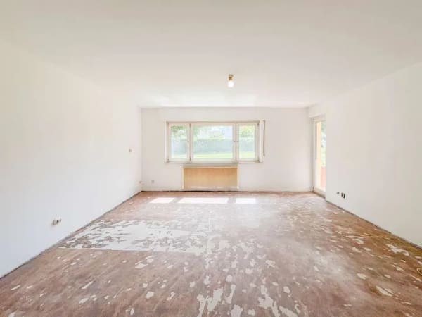 Immobilie in Walheim - 3,5-ZIMMERWOHNUNG MIT BALKON UND ZWEI STELLPLÄTZEN – bezugsfrei - Bild 1