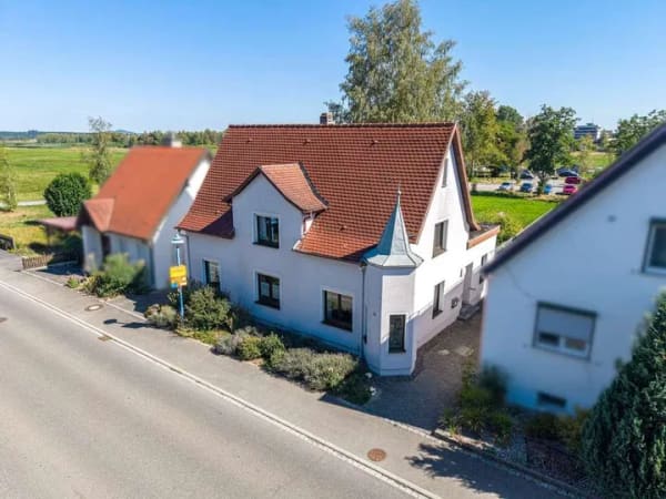 Immobilie in Bad Buchau - Ihr neues Zuhause! Gemütliches Einfamilienhaus mit durchdachtem Grundriss &  schönem Sommergarten - Bild 0