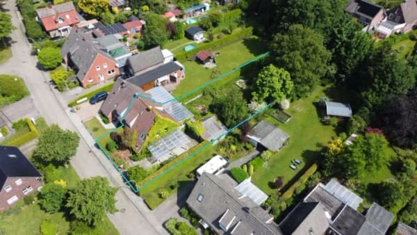 Immobilie in Aurich - Charmante Doppelhaushälfte mit großem Grundstück und viel Potenzial in Aurich - Bild 0