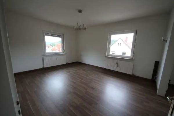 Immobilie in Mosbach - Marko Winter Immobilien - Mosbach: Zentral gelegene 5-Zimmer-Wohnung  mit Balkon - Bild 2