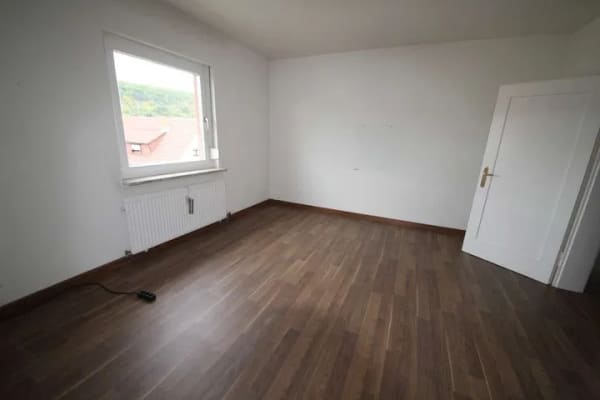 Immobilie in Mosbach - Marko Winter Immobilien - Mosbach: Zentral gelegene 5-Zimmer-Wohnung  mit Balkon - Bild 3
