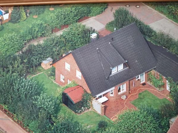 Immobilie in Hatten - 5-Zimmer-Einfamilienhaus mit Garage, Carport und großem Grundstück in ruhiger Sackgassenlage - Bild 0