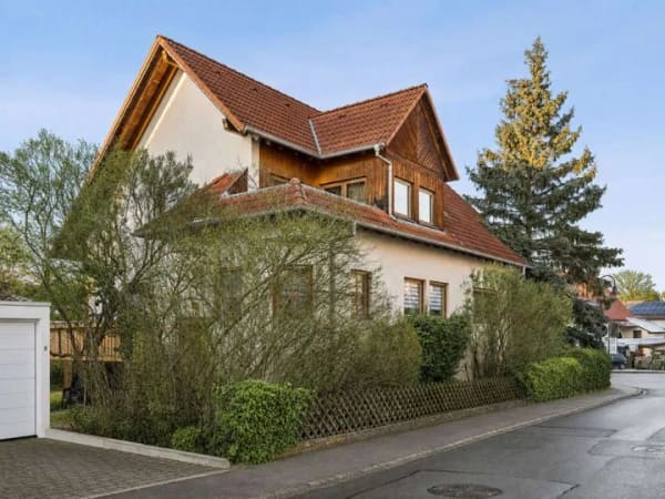 Immobilie in Weil im Schönbuch - Freie 3,5-Zimmer-Dachgeschosswohnung mit Balkon u. Stellplatz in ruhiger Wohnlage von Breitenstein - Bild 0
