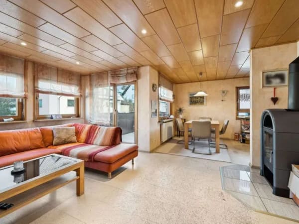 Immobilie in Weil im Schönbuch - Freie 3,5-Zimmer-Dachgeschosswohnung mit Balkon u. Stellplatz in ruhiger Wohnlage von Breitenstein - Bild 2