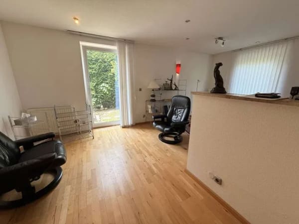 Immobilie in Plößberg - Wohnen und Vermieten gleichzeitig - Familienfreundliches Haus auf dem Land - Bild 2
