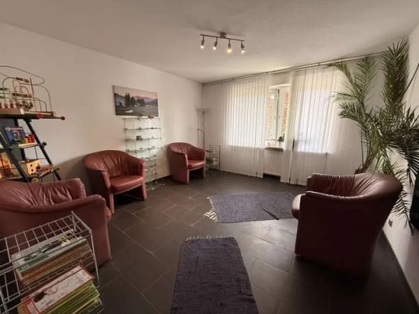 Immobilie in Plößberg - Wohnen und Vermieten gleichzeitig - Familienfreundliches Haus auf dem Land - Bild 3