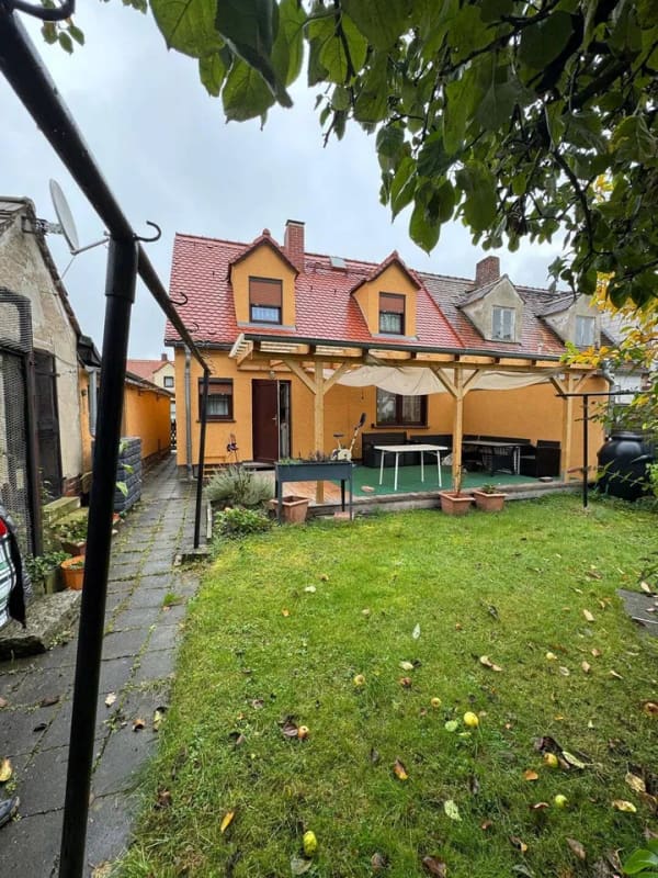 Immobilie in Kitzscher - Charmantes Einfamilienhaus mit grünem Ambiente und ruhiger Lage - Bild 0