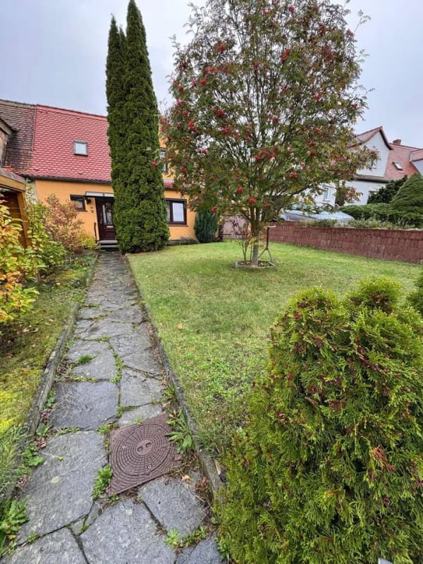 Immobilie in Kitzscher - Charmantes Einfamilienhaus mit grünem Ambiente und ruhiger Lage - Bild 2