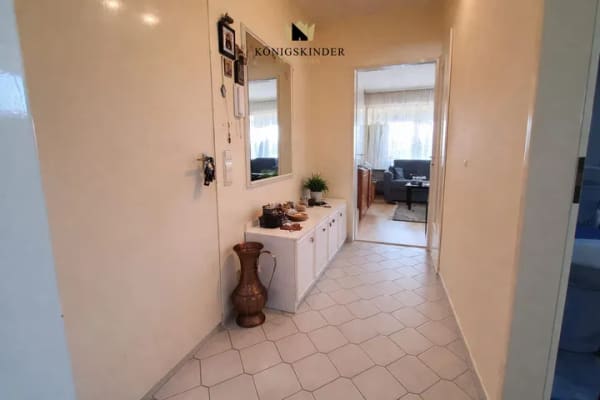 Immobilie in Kirchheim unter Teck - Bestlage von Kirchheim Micherberg
Sofort beziehbar! 
2-Zi.-Wohnung mit EBK, Balkon & Wintergarten - Bild 3