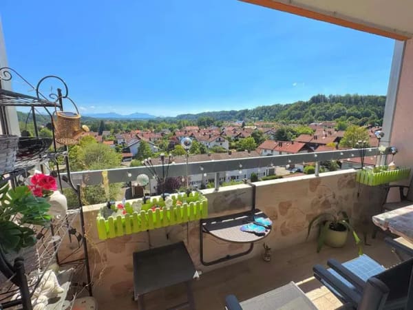 Immobilie in Trostberg - Ausblick, Tiefgaragenstellplatz und Aufzug - was will man mehr - Bild 0