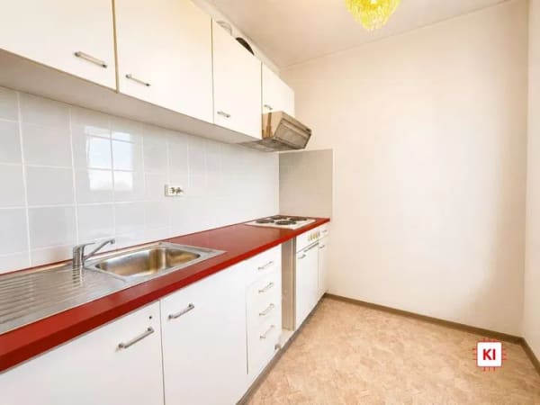 Immobilie in München - Renovierungsbedürftige, vermietete 1-Zimmer-Wohnung mit großem Balkon und Hallenbad - Bild 3