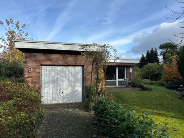 Immobilie in Hemmoor - Wohnen im Herzen von Hemmoor – Gepflegter Bungalow mit Gartengrundstück - Bild 1