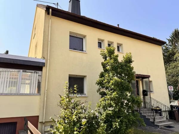 Immobilie in Hohenstein - FREISTEHENDES &  GEDÄMMTES 3-FAMILIENHAUS NÄHE ORTSRAND ZU VERKAUFEN !!! - Bild 0