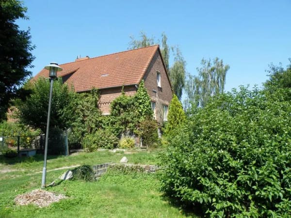 Immobilie in Beeskow - Wohnhaus mit zwei vermieteten Wohneinheiten - Bild 0