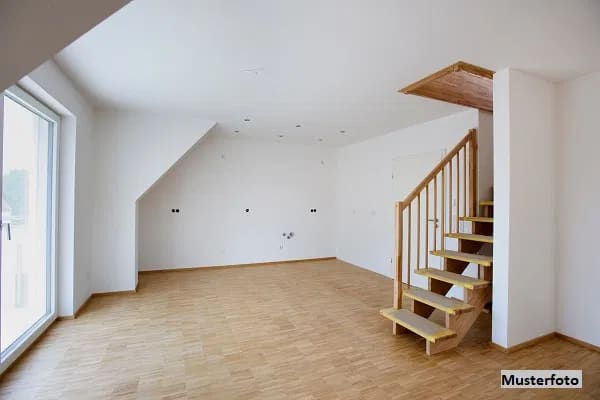 Immobilie in Kusterdingen - Großzügige Maisonettewohnung mit Terrassen- und Gartenfläche - Bild 0