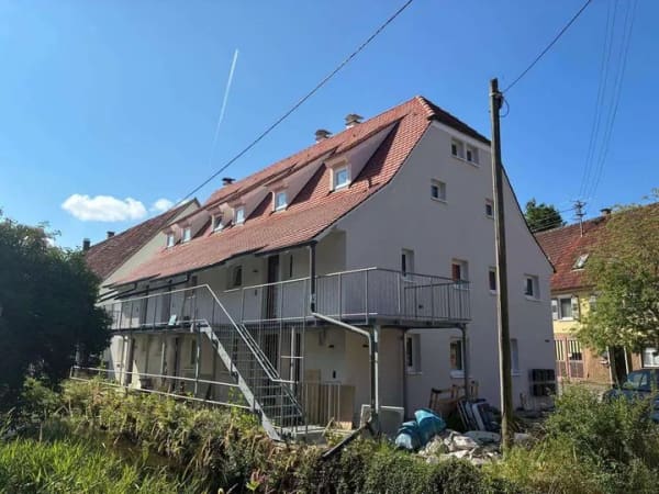 Immobilie in Trochtelfingen - So fühlt sich Zuhause an - stilvoll renovierte 2 Zimmer-ETW mit Außenstellplatz! - Bild 0