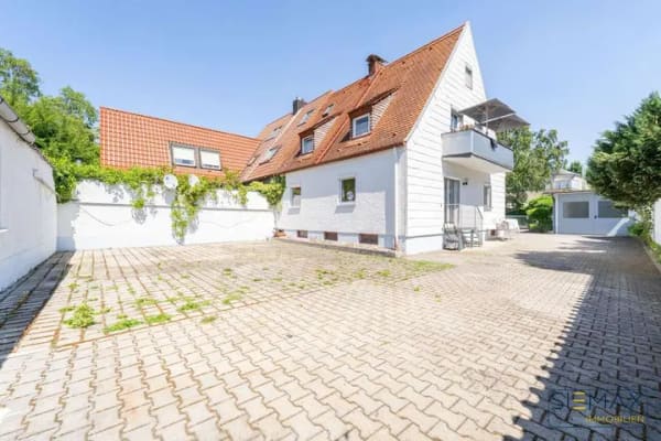 Immobilie in Gräfelfing - Mehrfamilienhaus mit WEG-Aufteilung | 5,5 % Rendite oder vollständige Eigennutzung - Bild 0