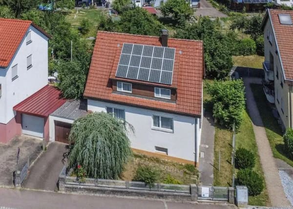 Immobilie in Oberkochen - ATTRAKTIVES, AUSBAUFÄHIGES EINFAMILIENHAUS MIT GROSSEM GARTEN - Bild 0