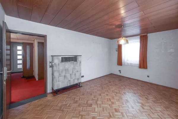 Immobilie in Oberkochen - ATTRAKTIVES, AUSBAUFÄHIGES EINFAMILIENHAUS MIT GROSSEM GARTEN - Bild 2