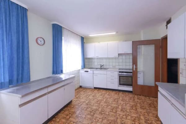 Immobilie in Oberkochen - ATTRAKTIVES, AUSBAUFÄHIGES EINFAMILIENHAUS MIT GROSSEM GARTEN - Bild 4