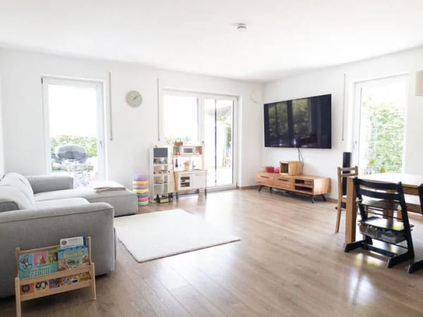 Immobilie in Asbach-Bäumenheim - WOW! 3-ZKB mit Garten, Stellplatz und Garage in der Ortsmitte von Asbach-Bäumenheim! - Bild 0