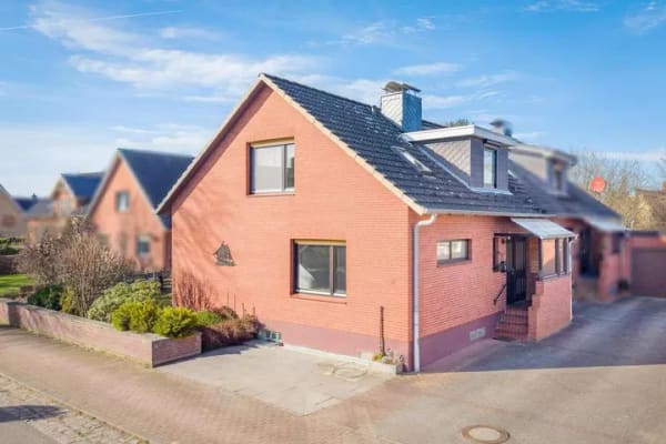 Immobilie in Haby - Bezugsfrei - Doppelhaushälfte mit pflegeleichten Garten - Bild 1
