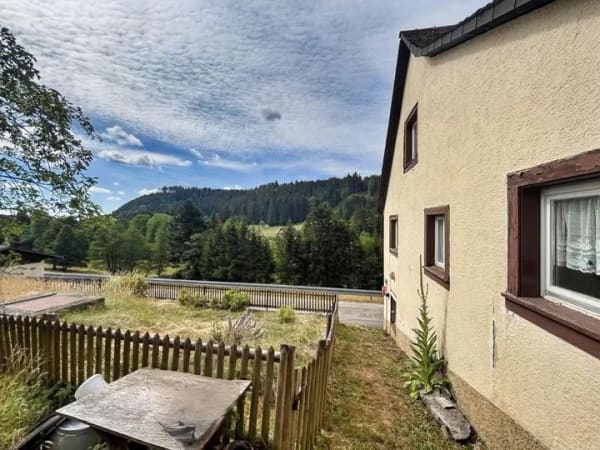 Immobilie in Lenzkirch - Ein Zuhause mit Geschichte, großem Potenzial und zwei großzügigen Grundstücken - Bild 2