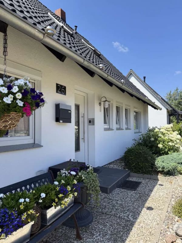 Immobilie in Karby - Gepflegtes Einfamilienhaus mit Wintergarten und traumhaftem Garten zwischen Schlei und Ostsee - Bild 1