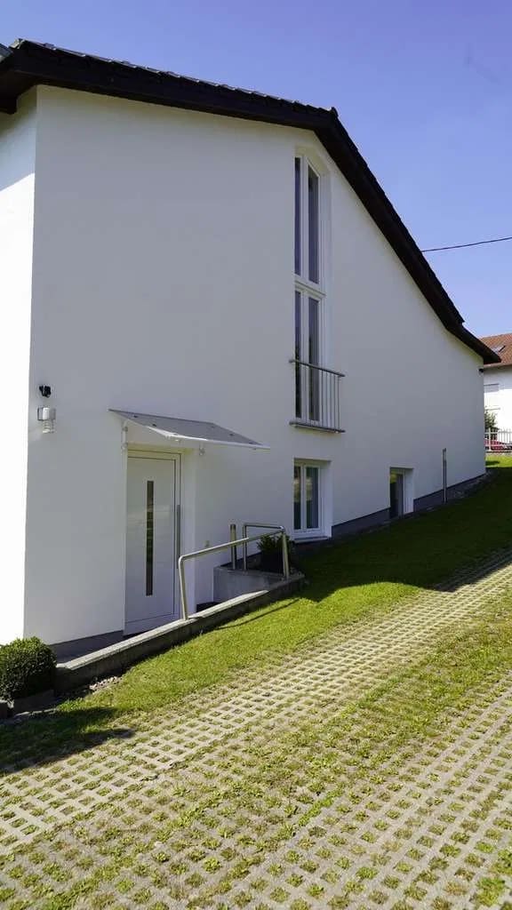 Immobilie in Reichertshausen - Wohnen, Arbeiten, Vermieten: Flexibles Raumwunder mit Anbau! - Bild 3