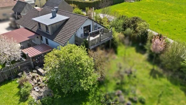 Immobilie in Rennertshofen - Idyllisch gelegene 3-Zi-DG-WHG mit großem Balkon und Garten in Rennertshofen - Bild 1