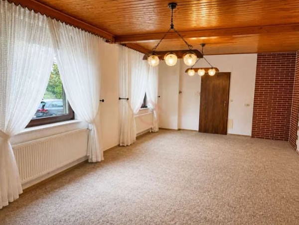 Immobilie in Wetzlar - Raumwunder mit großem Garten: Großzügiges Familienhaus mit viel Potenzial in Wetzlar - Bild 1