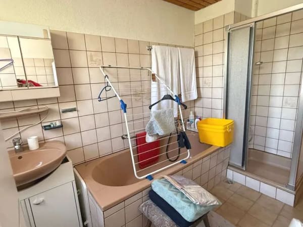 Immobilie in Stetten am kalten Markt - Wohnhaus mit Einliegerwohnung + drei Garagen, Werkstatt und traumhafter Garten - Bild 4