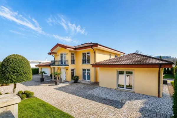 Immobilie in Kirchheimbolanden - Repräsentative Villa mit außergewöhnlicher Architektur und hoher Privatsphäre - Bild 3