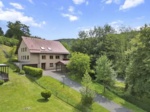 Immobilie in Schlangen - Wohnen mit Weitblick – Exklusives Zweifamilienhaus in traumhafter Waldrandlage - Bild 1