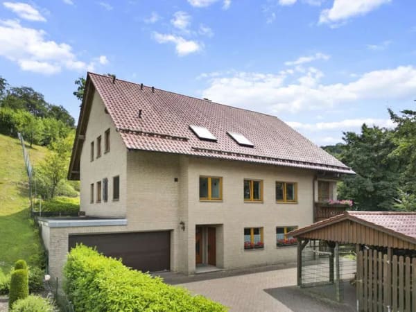 Immobilie in Schlangen - Wohnen mit Weitblick – Exklusives Zweifamilienhaus in traumhafter Waldrandlage - Bild 2