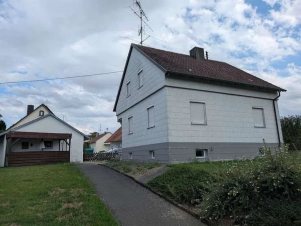 Immobilie in Altheim (Alb) - Gebotsverfahren ab 129.000 €: Freistehendes Haus in Riedlingen - mit Garage & 600m² Grund! - Bild 0