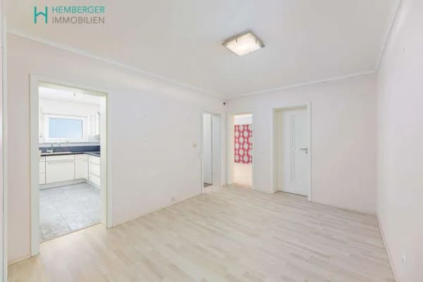 Immobilie in Zuzenhausen - // Bezahlbarer Wohnraum mit viel Platz - attraktive
3-ZKB mit EBK sofort bezugsfrei ! // - Bild 1