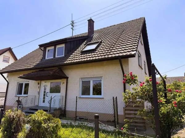 Immobilie in Rheinhausen - Freistehendes Zweifamilienhaus mit Doppelgarage & Scheune (Baugrundstück) in Rheinhausen - Bild 0