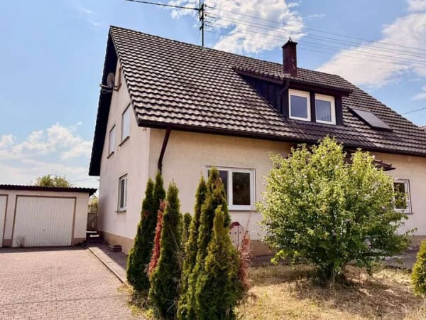 Immobilie in Rheinhausen - Freistehendes Zweifamilienhaus mit Doppelgarage & Scheune (Baugrundstück) in Rheinhausen - Bild 1