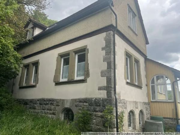 Immobilie in Kirchberg an der Jagst - Im Dornröschenschlaf: Charmantes Wohnhaus mit Stil, Flair und Garten - Bild 2