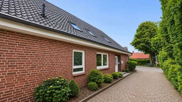 Immobilie in Wanna - Modernisiert, energetisch saniert und sofort bezugsbereit – Zweifamilienhaus der Extraklasse! - Bild 1