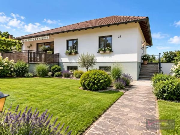 Immobilie in Frensdorf - # Gestalten Sie Ihr neues Zuhause mit einem tollen Bungalow der viel Potential und Charakter hat und - Bild 0
