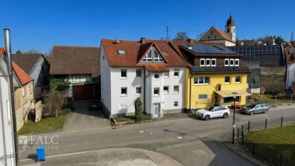 Immobilie in Ravenstein - Seltene Gelegenheit: 2-3 Familienhaus mit riesiger Scheune und Werkstatt - Bild 2