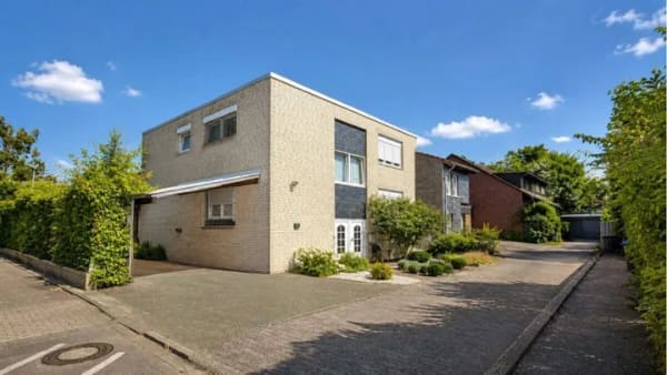 Immobilie in Kaarst - Einfamilienhaus mit Einliegerwohnung - aufgeteilt in vier Einheiten - Bild 0