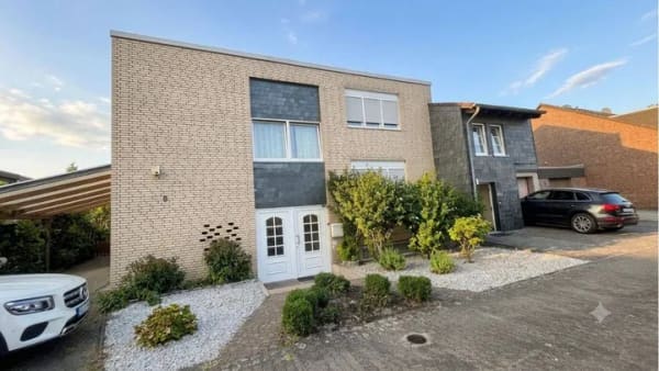 Immobilie in Kaarst - Einfamilienhaus mit Einliegerwohnung - aufgeteilt in vier Einheiten - Bild 1